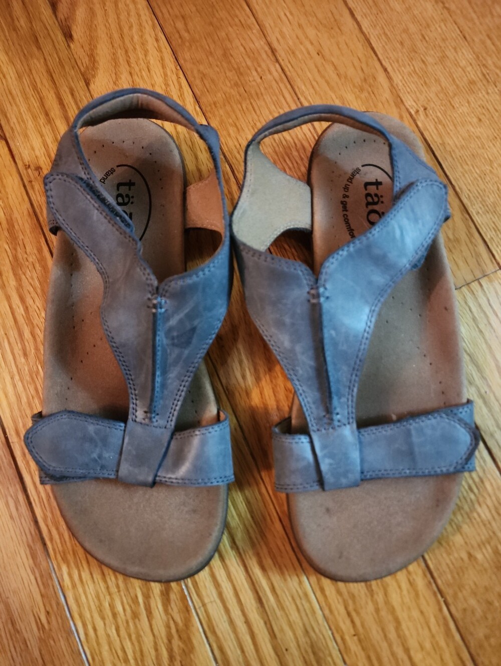 Taos Footwear The Show Women's Steel Color Leather T-Strap  Slingback Sandals - Picture 3 of 7
